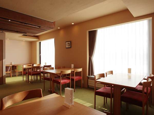 LoungelYiHj