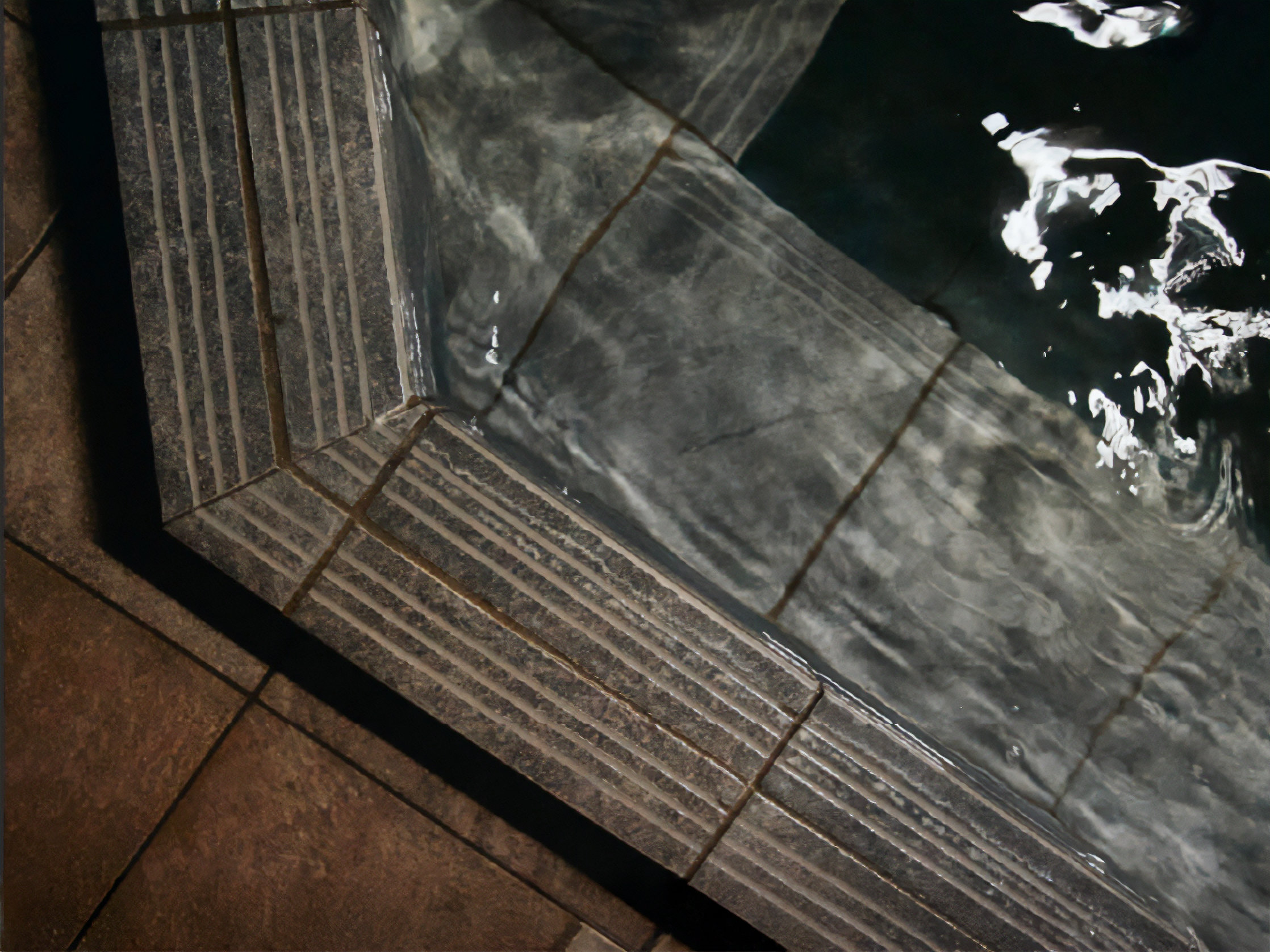 ݐؕCF\svB2024N11Ƀj[AA̖񂾓y݂B