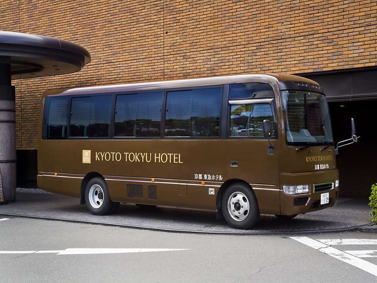 �y�V���g���o�X�zJR���s�w�������`�z�e���Ԃ�30���Ԋu�ŉ^�s���Ă���܂��B