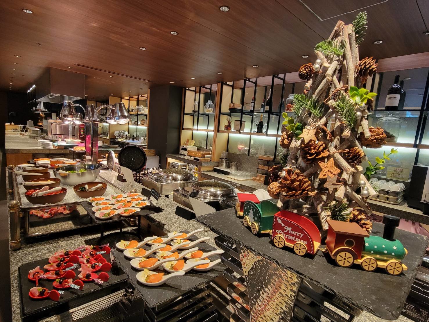 �y�����`�z �n�[�t�u�b�t�F in �N���X�}�X 2025