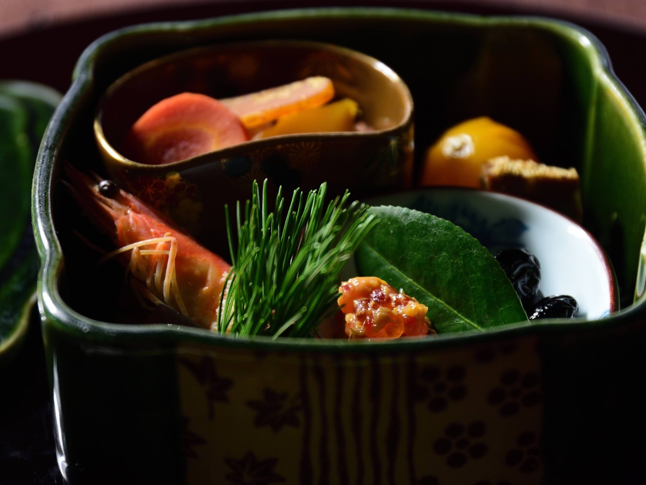 �������@�~�@���