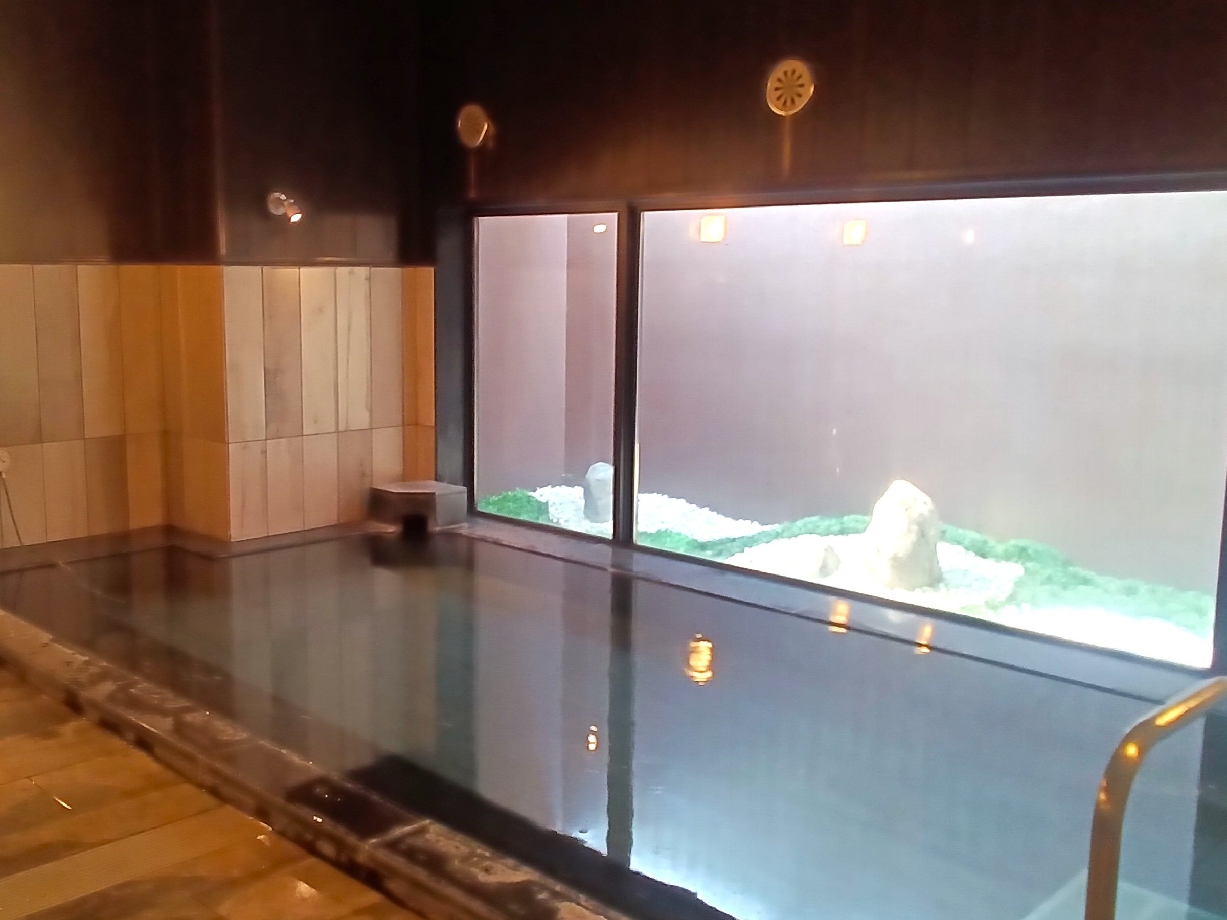 �j���嗁��