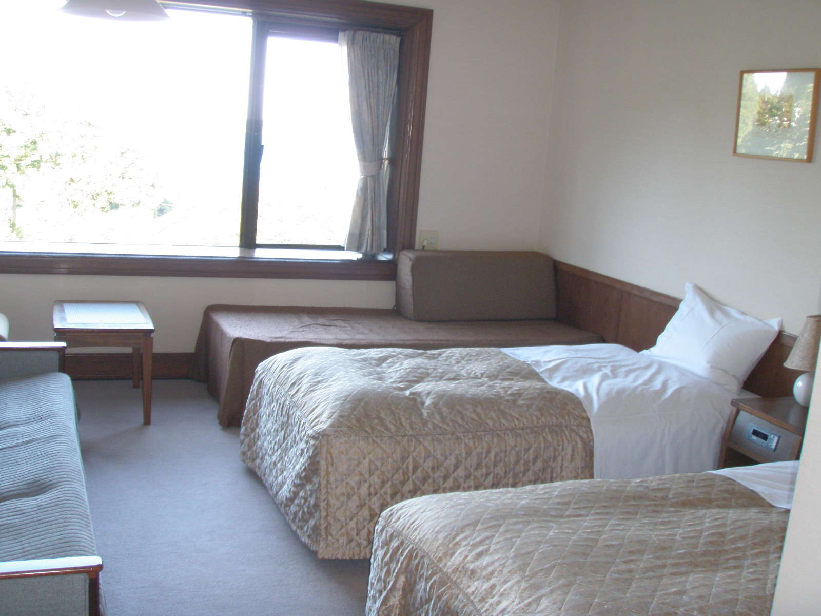 �C��]�ނ������d�c�C���E�g���v���i�\�t�@�[�x�b�g�łS�l���n�j�j�Ȃǐl���ɍ��킹�Ă��p�ӂ��Ă���܂��B