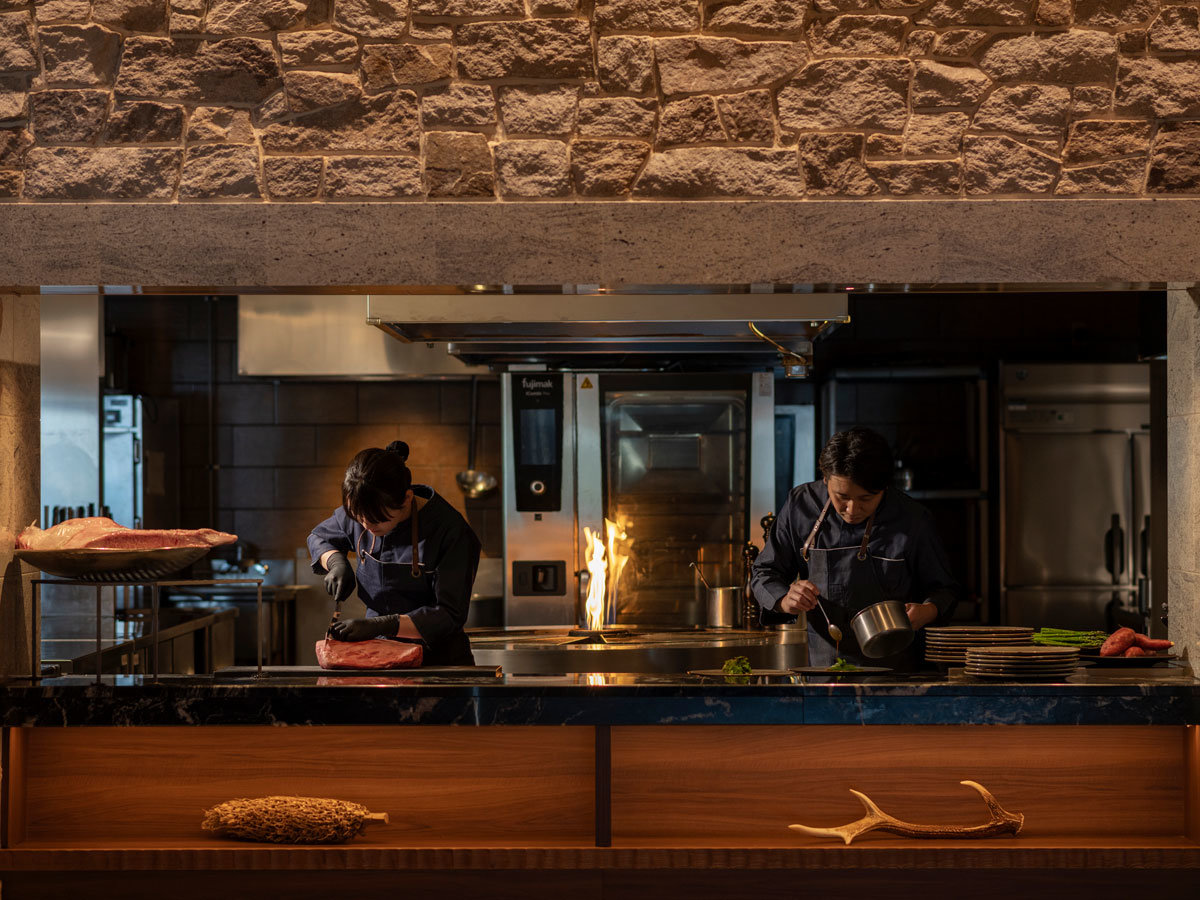 2023N3j[Athe Life Table C[W