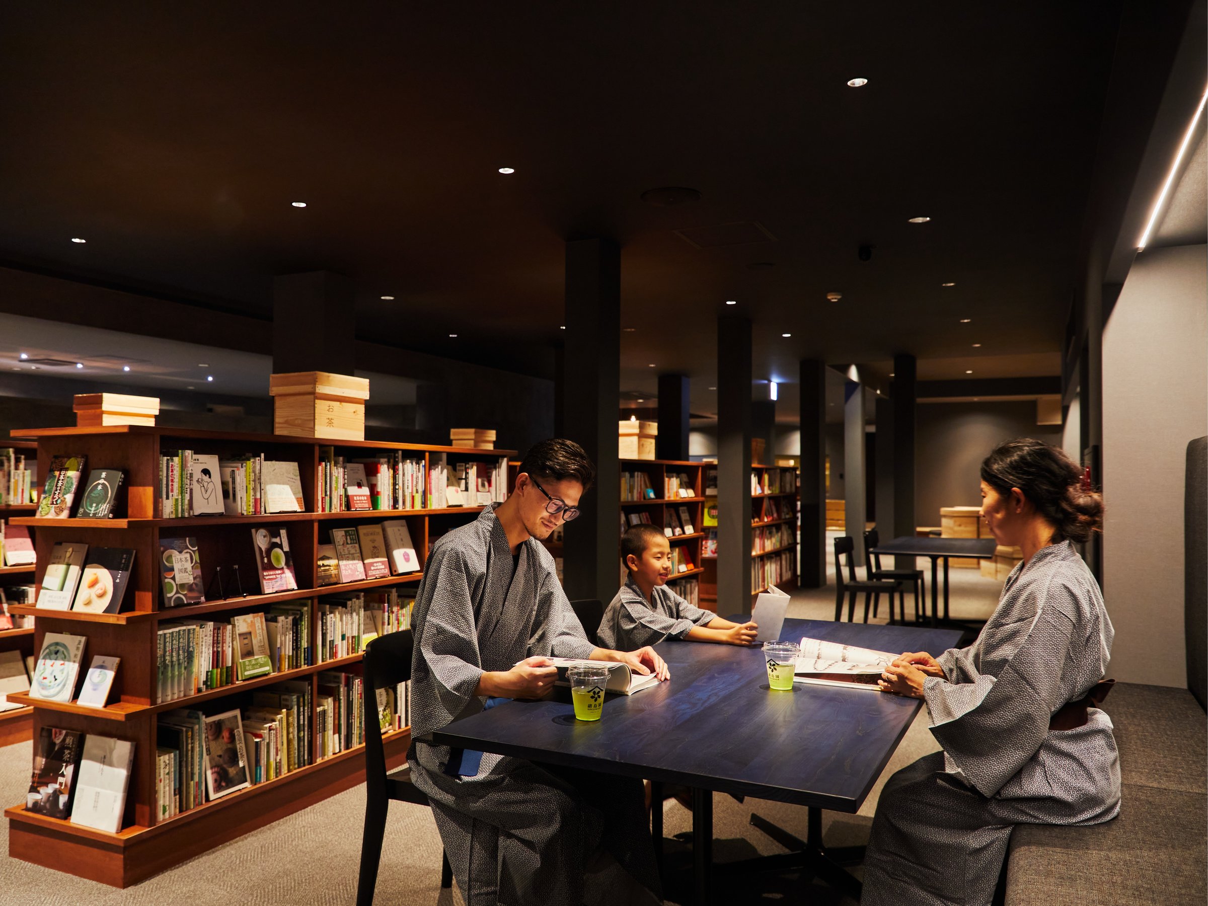�Ǐ��Ƃ������y����Books��Tea�u�O���v