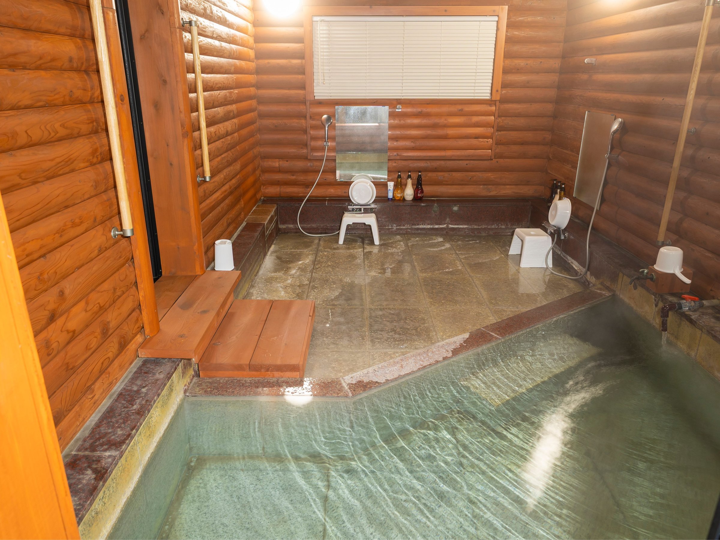 ����E�􂢏�