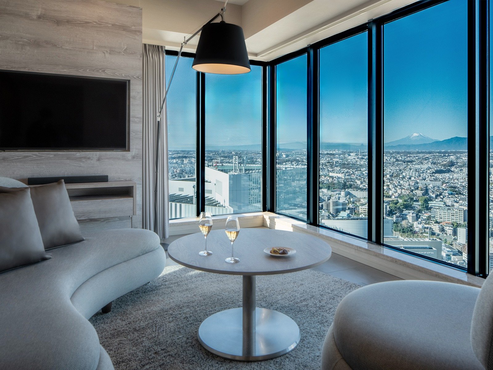 OMO�n�E�X�R�[�i�[�X�C�[�g