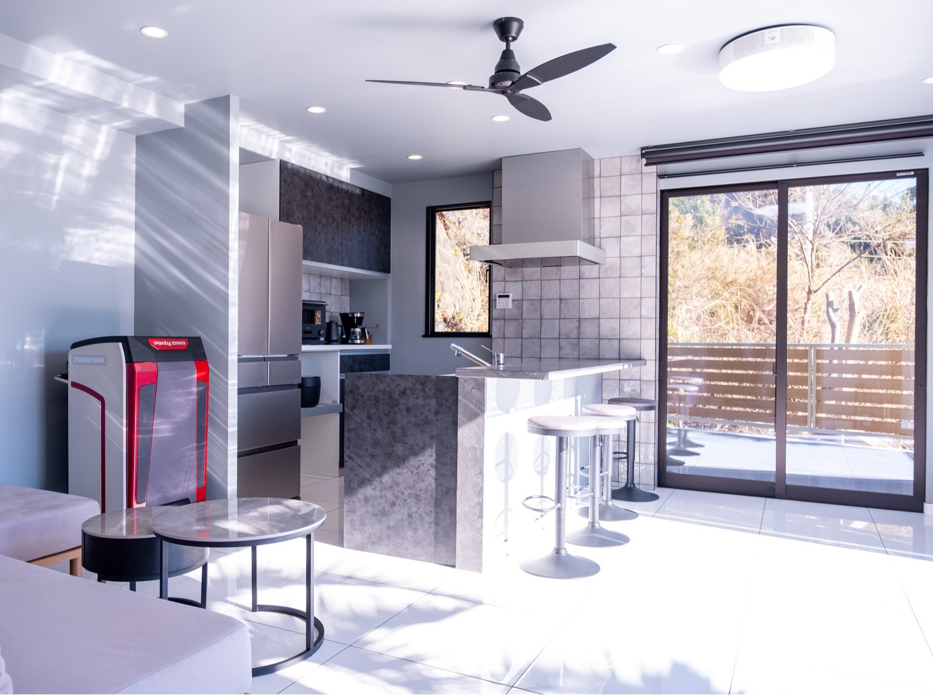 �I�[�V�����r���[�𒭂߂Ȃ���y���ރJ���I�P�B�g�̉��ƂƂ��ɉ̐��������A�ґ�ȂЂƂƂ��B