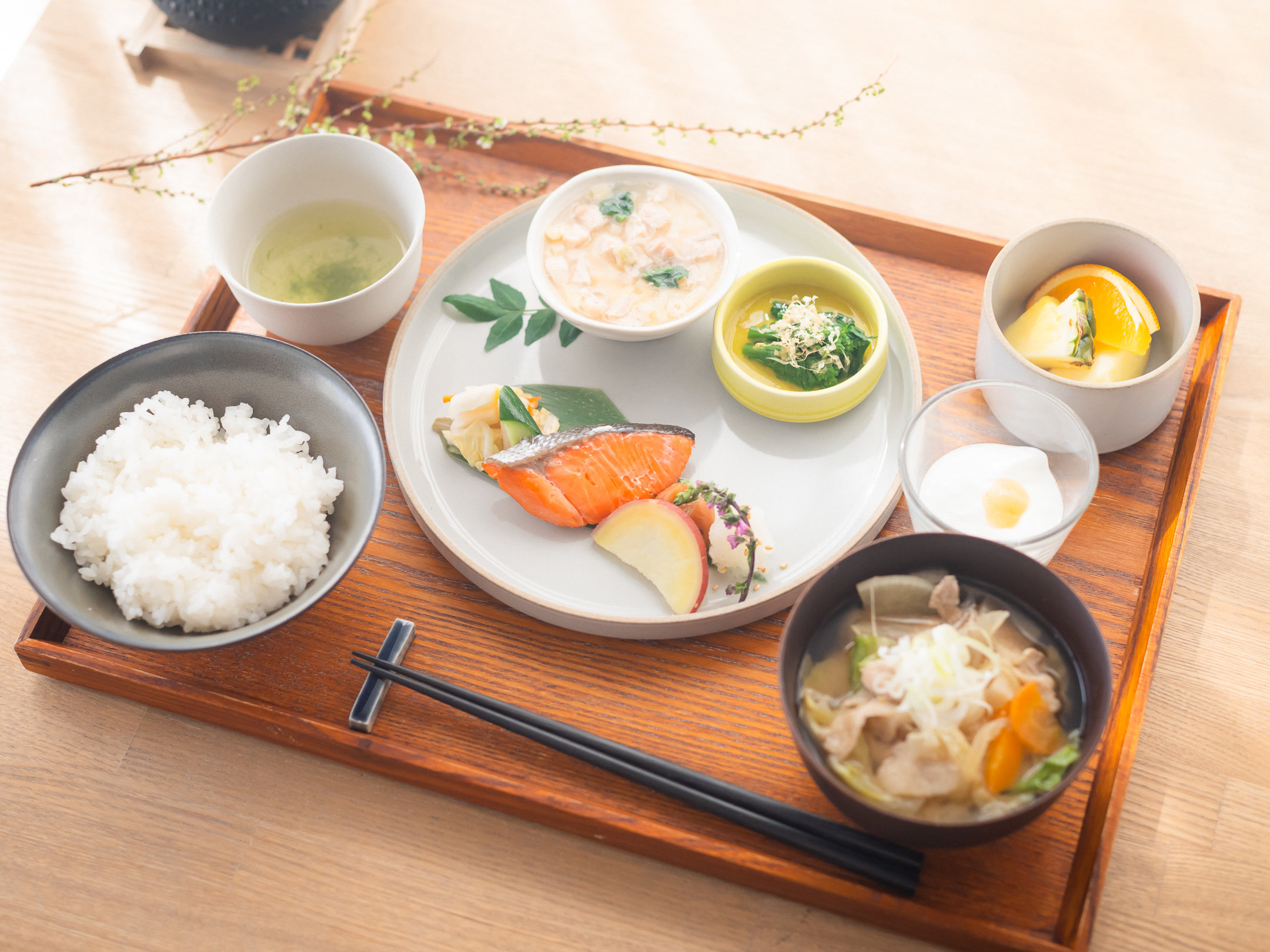 2026�N�t�̂����H���j���[�@���ΎY�āu��͂̂������v�ƁA���X�̎|�ݍL������R�̓؏`�̘a���H�V