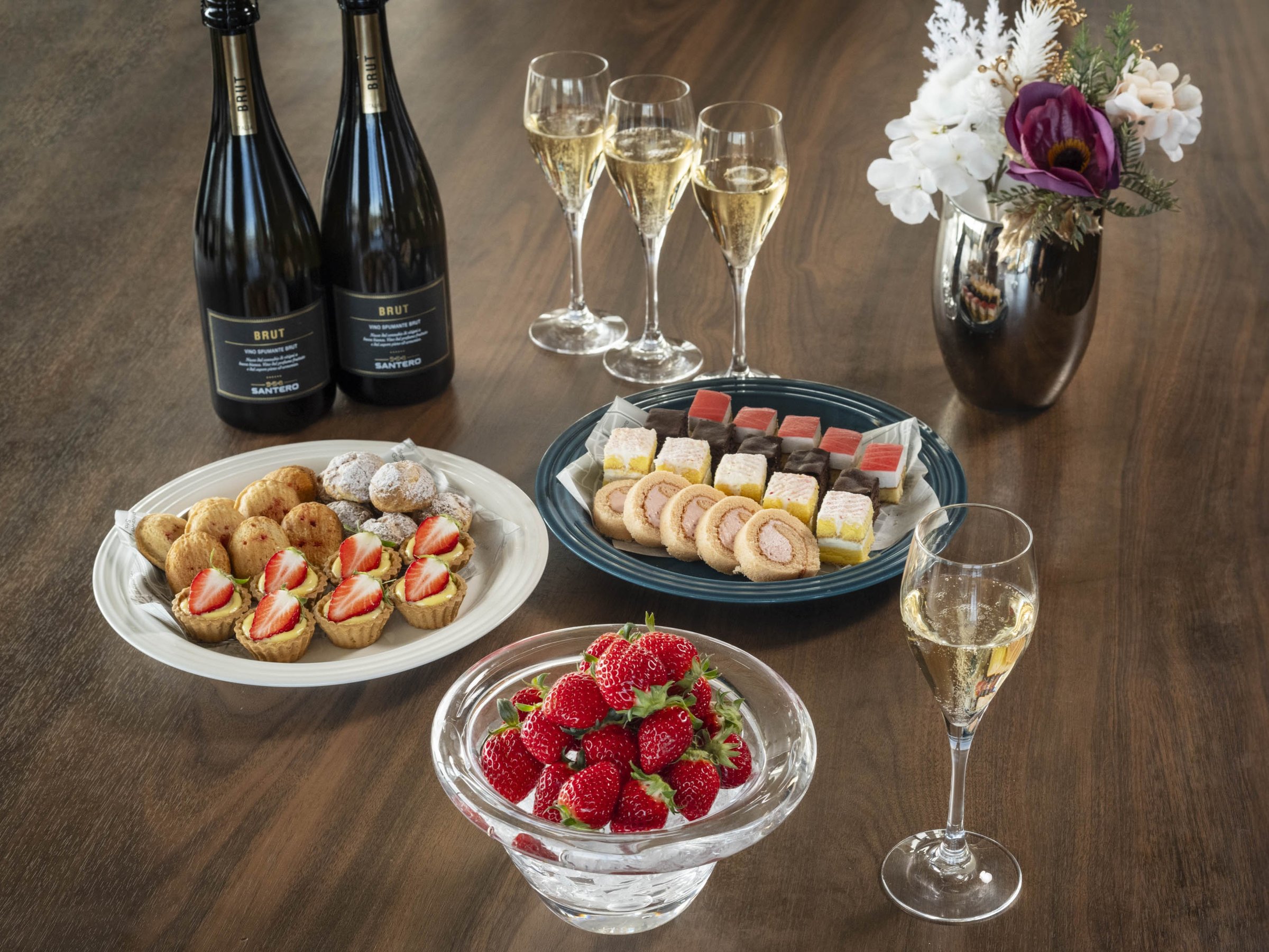 Welcome Party�b�������̃X�C�[�c�ƃh�����N �`Strawberry Escape�`��1/19�`5/6���Ԍ��聄