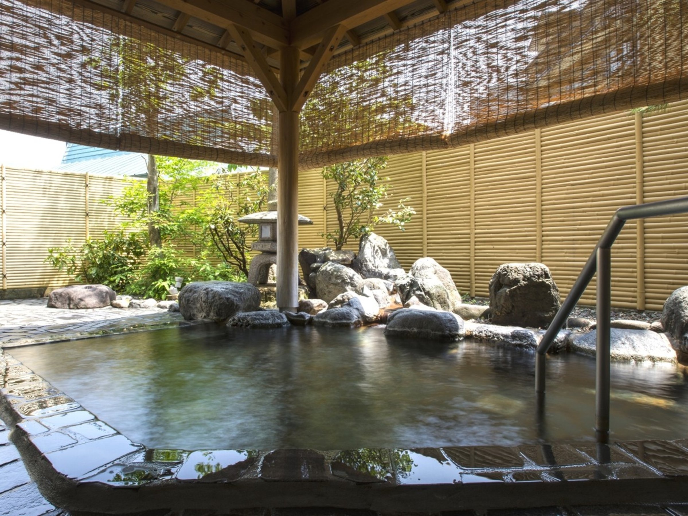 Rԋ߂ɊIVCpӁB񂾋C̒œɐZ΁AYĐSgƂ