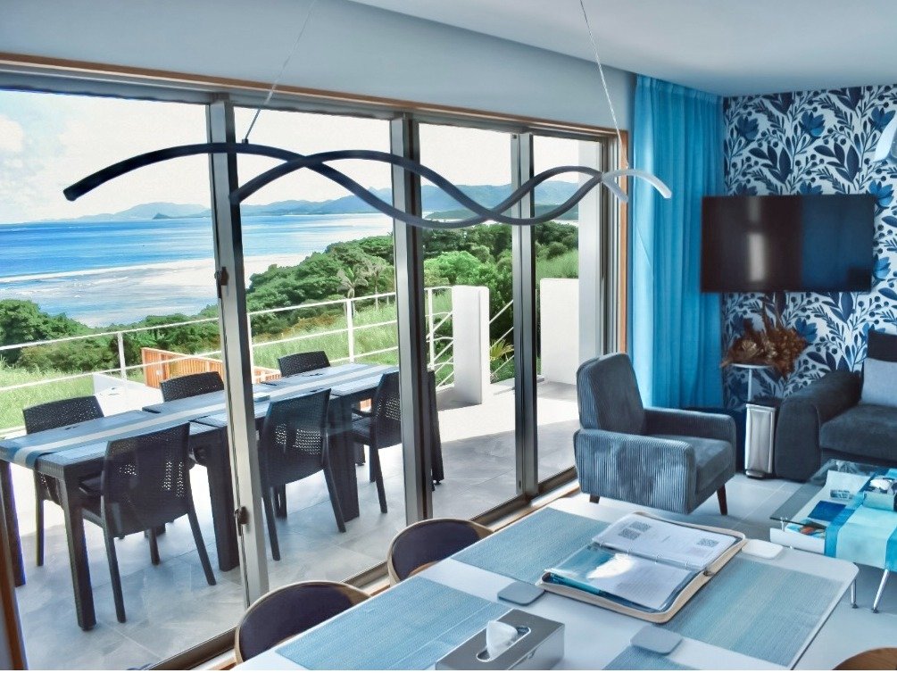 ���B���g