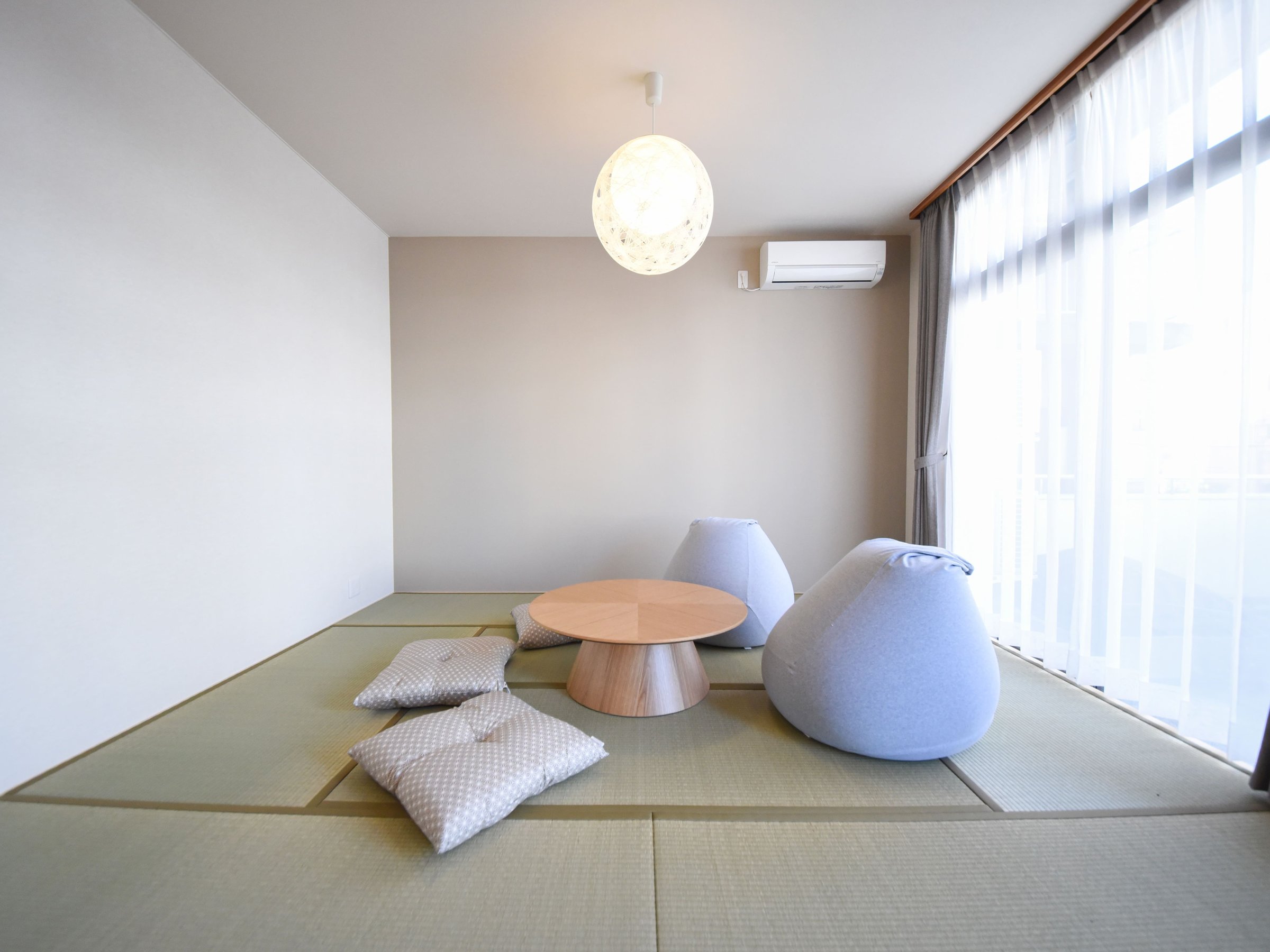 Room4�i�a���j