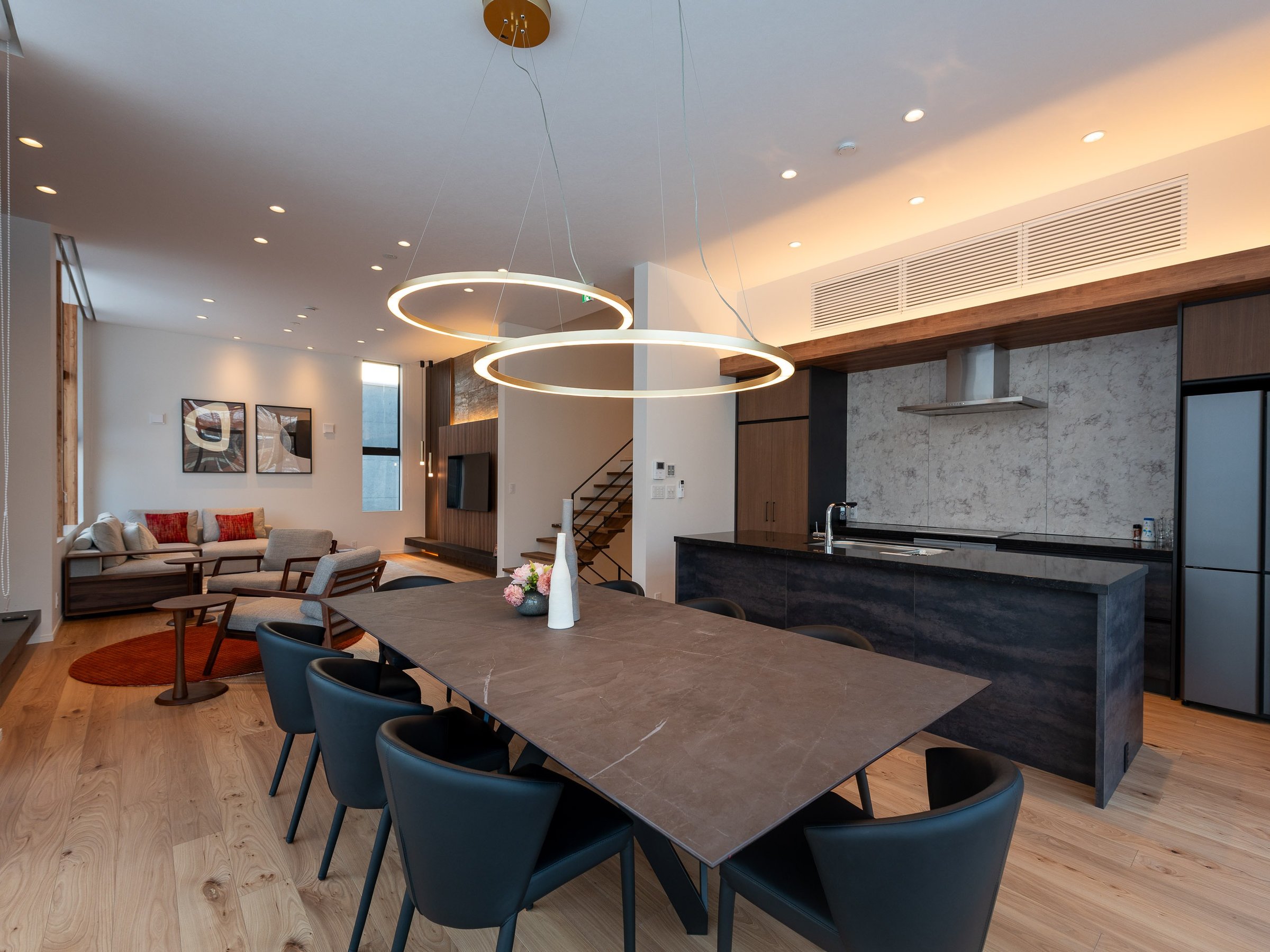 �_�C�j���O�L�b�`��