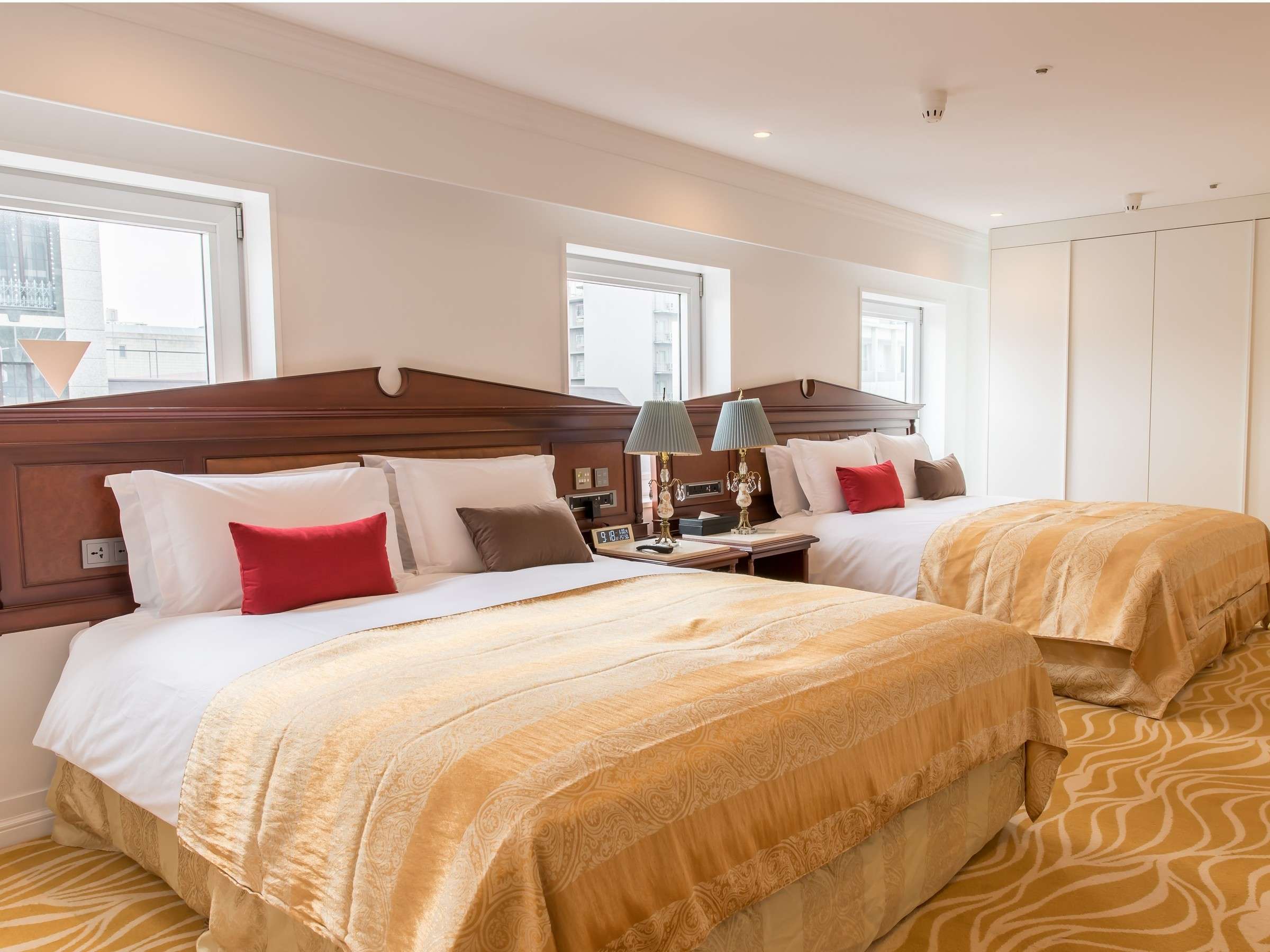 �X�C�[�g���[��