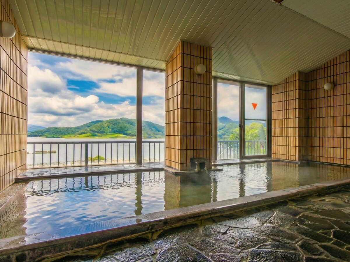 �W�]�嗁��