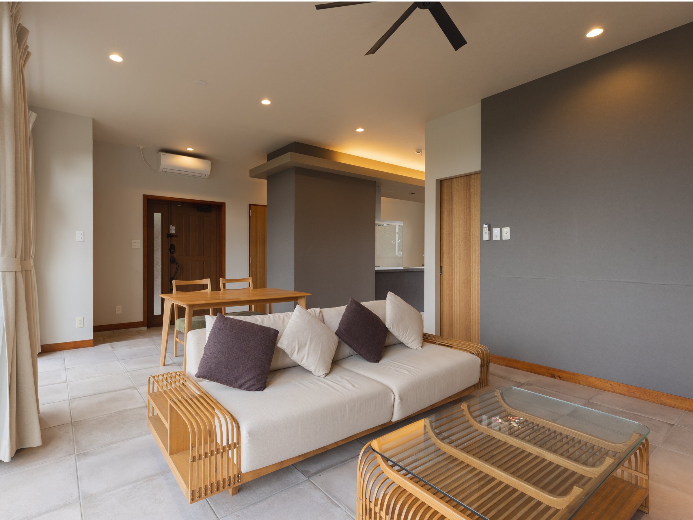 ���r���O�_�C�j���O