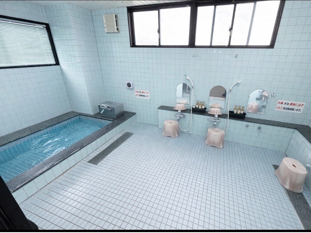 �a�m���Ƙa���̗���͊ٓ��P�K�ɂ���܂��B���p����18�F00�`22�F00�܂ŁB�V�����[��17�F00�`��8�F00�܂ŁB