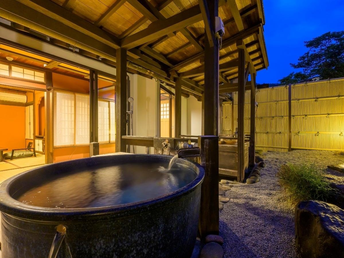 �y�Ђ����̊ԁz��̂����炬�𕷂��Ȃ��猹�򂩂����������\����A�L�O�����s�ɂ��������߂ȏ����ʎ�