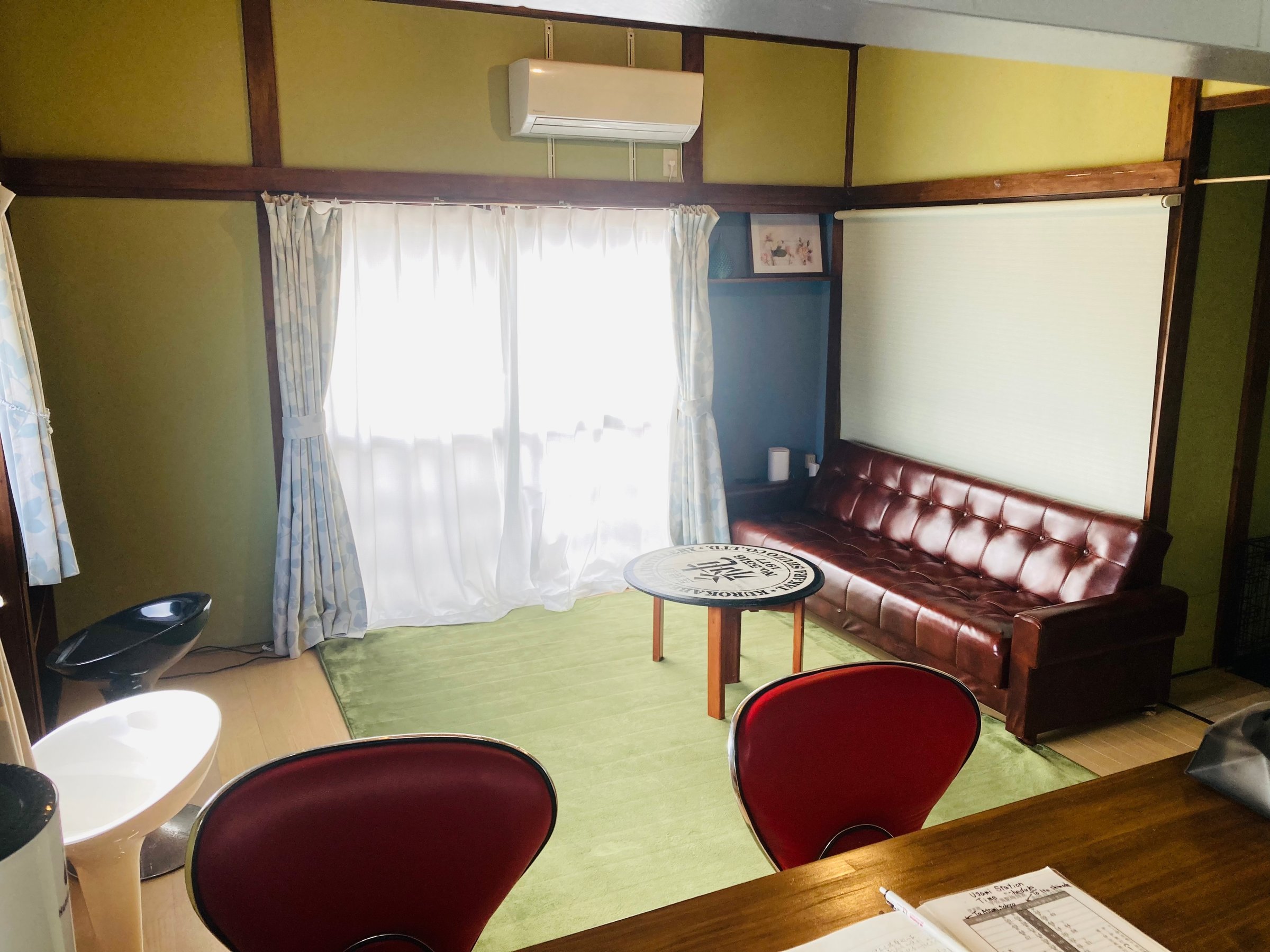 ���r���O