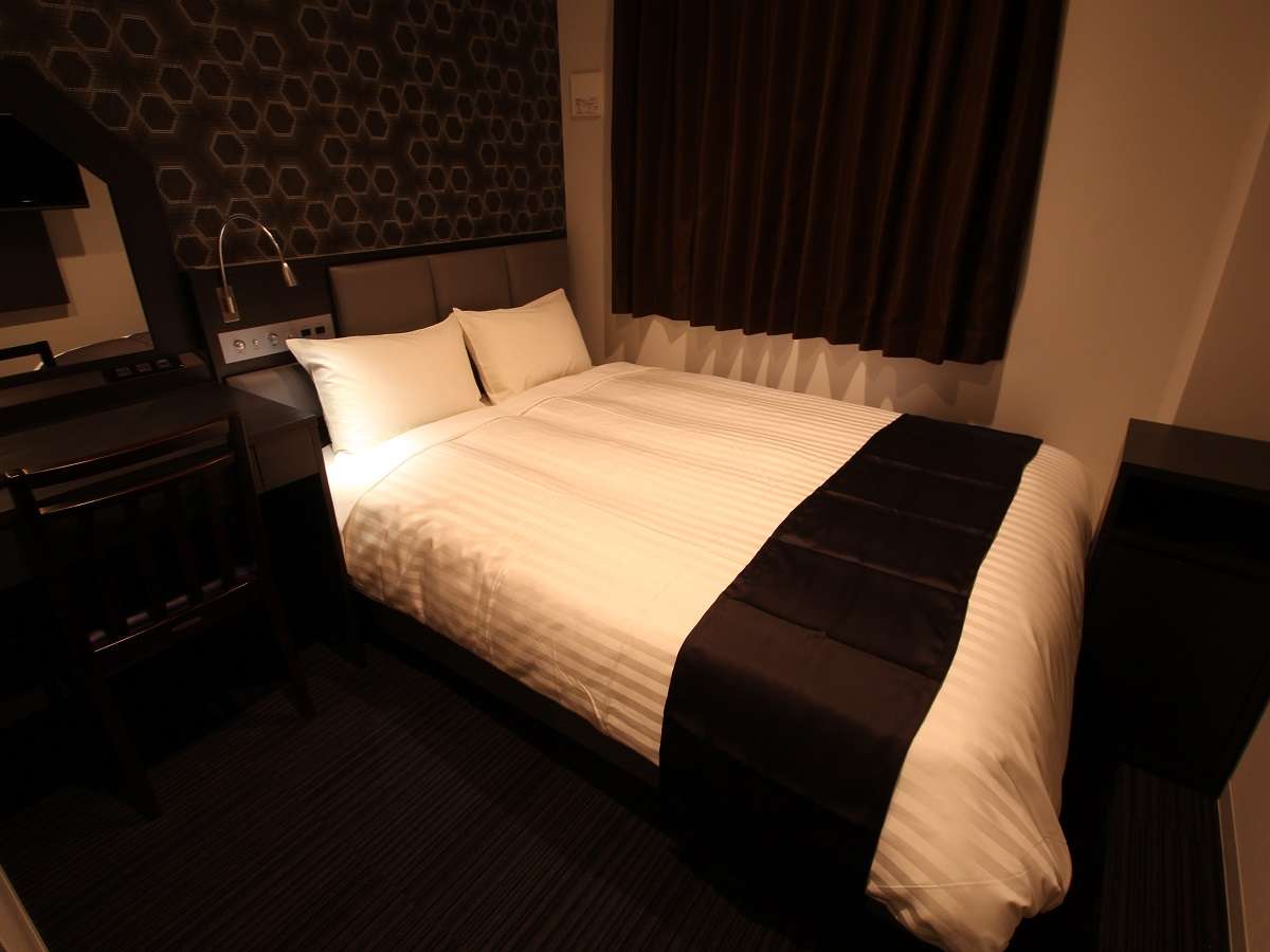 �L��14�u�̃_�u�����[���ł��B�V�����Y�x�b�h���g�p���Ă���A140cm�~195cm�ł��B