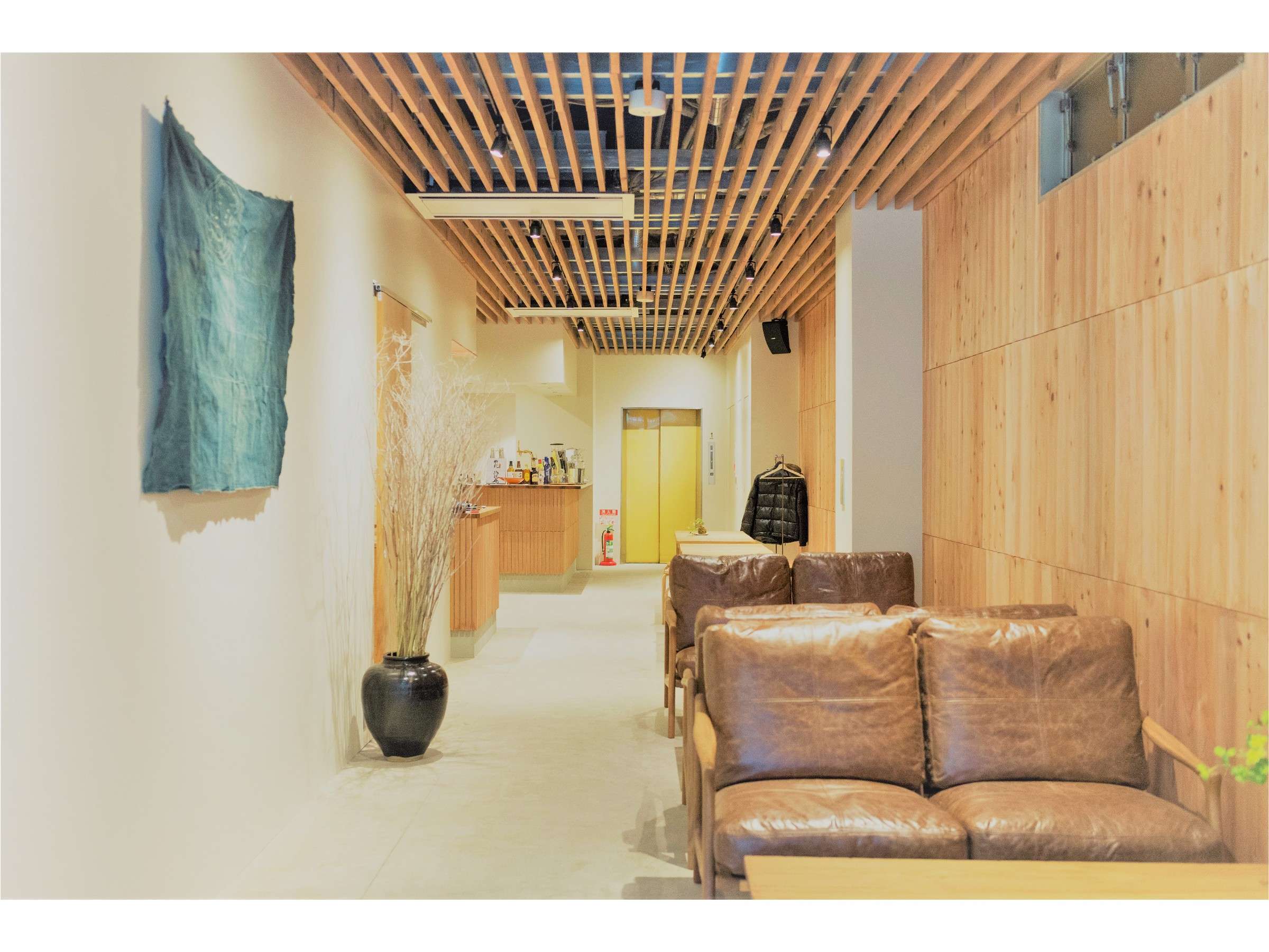 �P�K�̓J�t�F�E�o�[���E���W�ƂȂ��Ă���܂��B