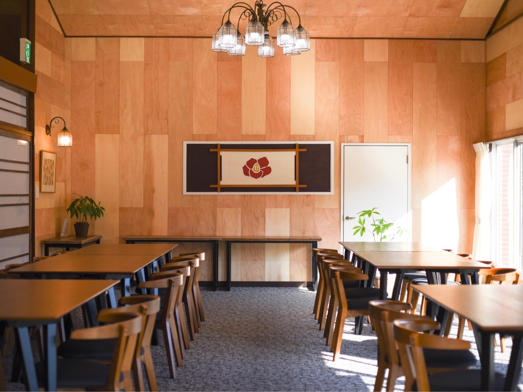 sHtG߂̌iςy݂Ȃ炨Hオ肢܂B