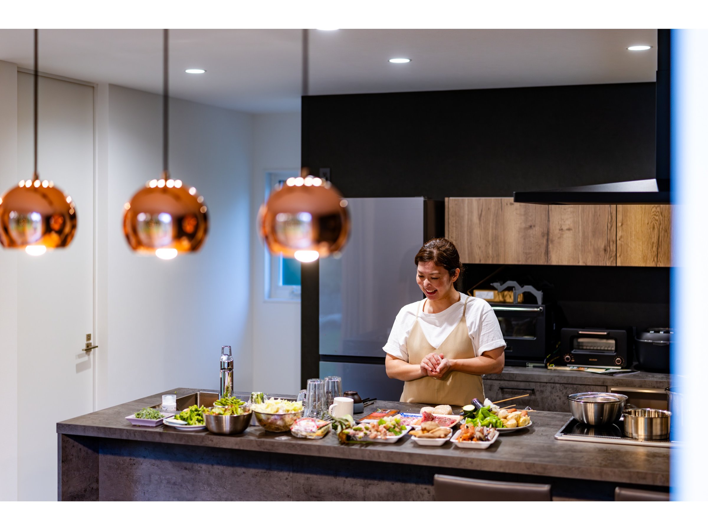 �L�X�Ƃ����_�C�j���O�L�b�`���ŁA�Ƒ��⒇�ԂƂ̉�b���e�݂܂��B