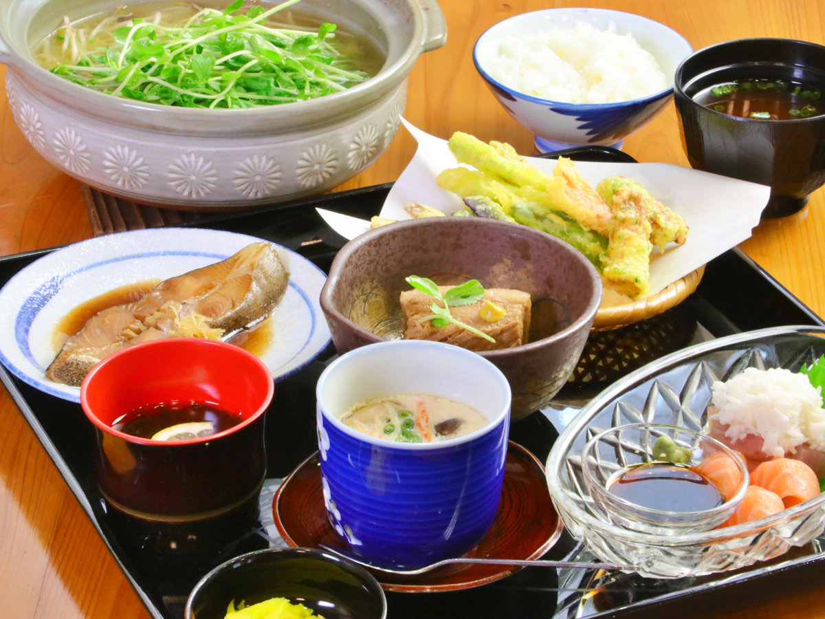 女将手作りの夕食