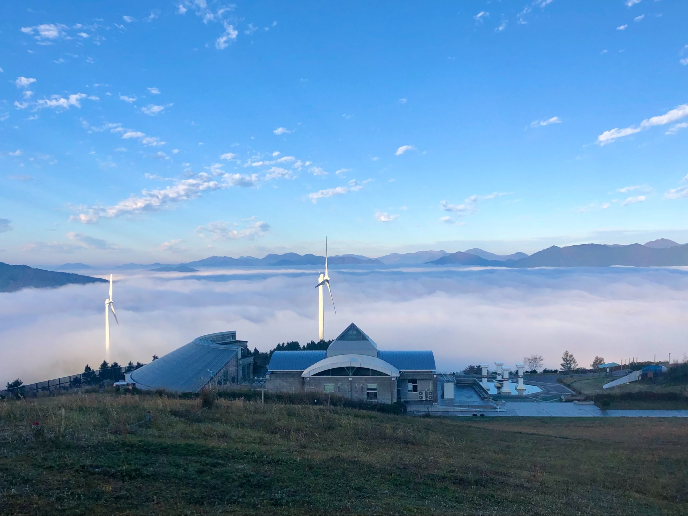 10�����{���납��12���ɂ����ĉ_�C�������₷���Ȃ��Ă��܂��B