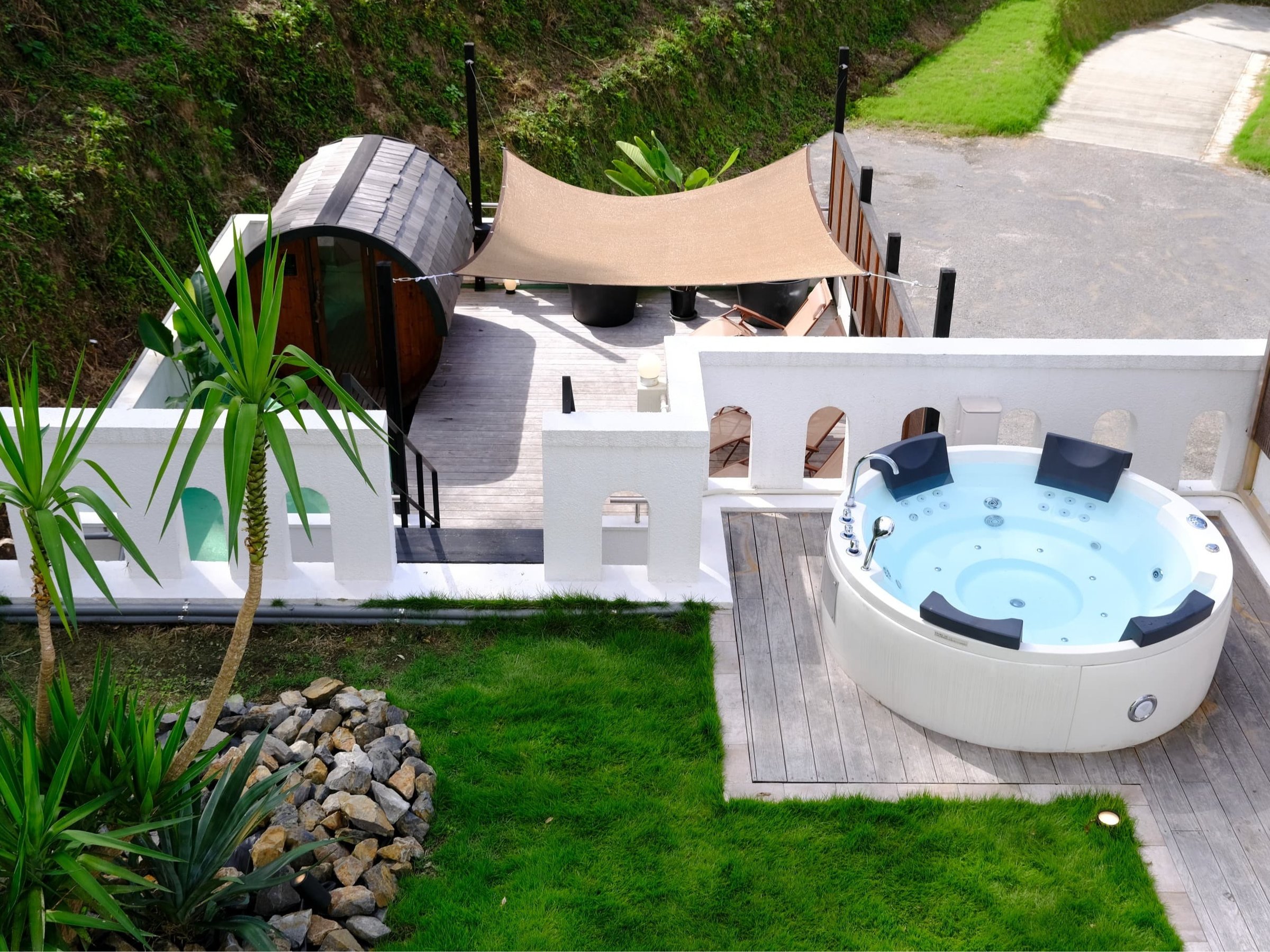 ���O�T�E�i�ƃW���O�W�[ (�� : �W���O�W�[�̂����p�͏h������ق�)