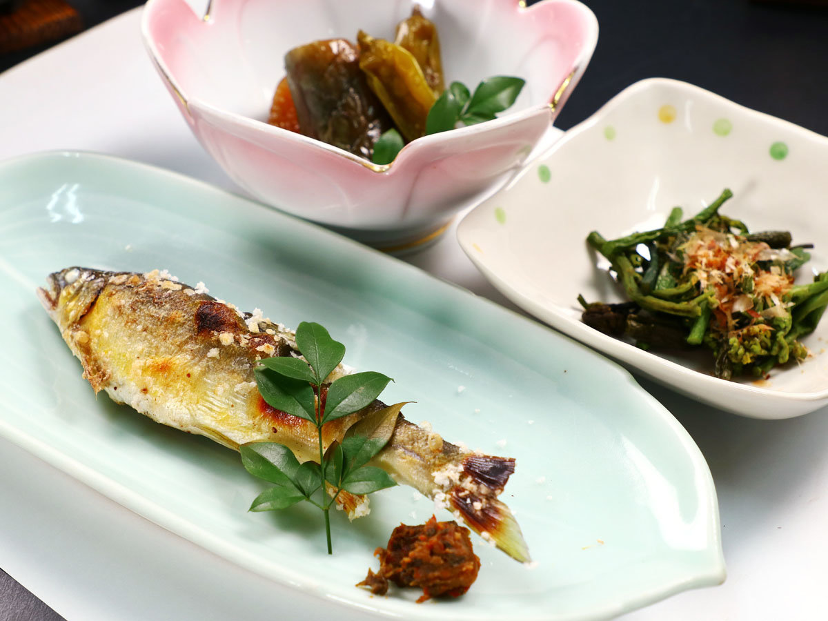 ���H�����؂��t��ϕ��A�Ă���*