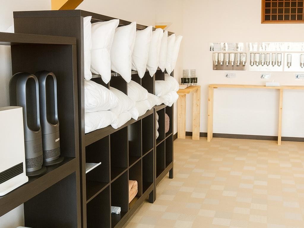 �Q�X�g���E���W����A���j�e�B�ȂǑݏo���[���I