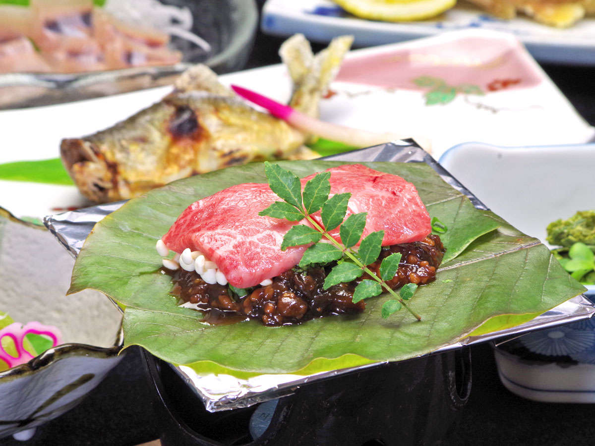 *O[hAbvv̂Bˋ̖pt݂Ă̑ɁA싛̑AR̎|т܂B