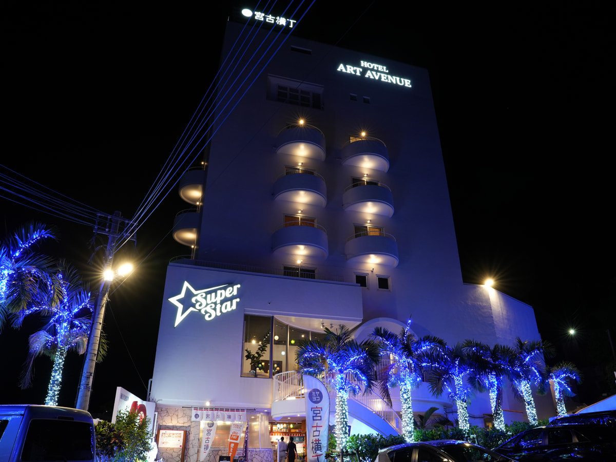 �C���~�l�[�V����