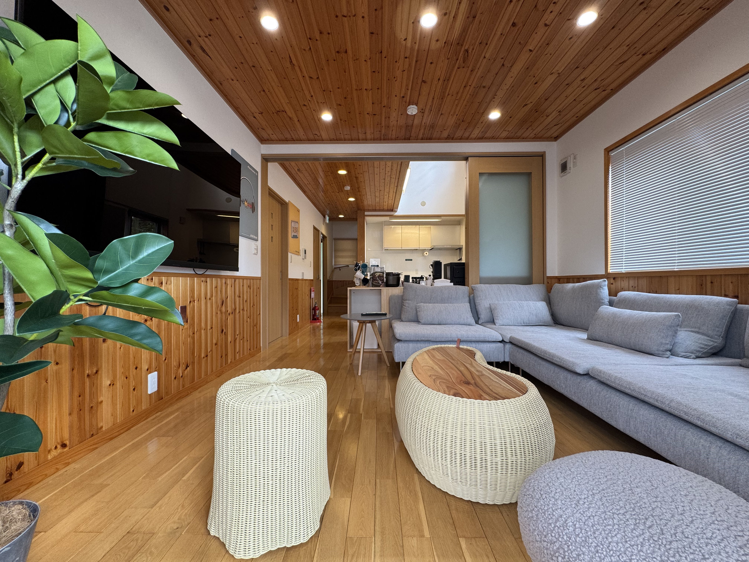 ���r���O