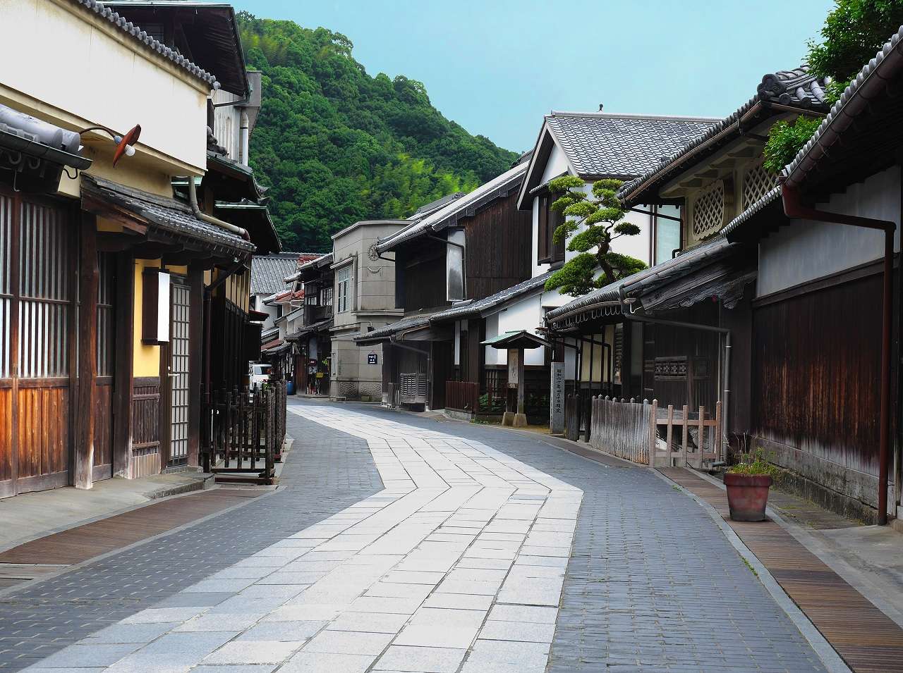 �|���͑S���I�ɂ��i�ς̕ۑ���Ԃ��悭�A�܂�Ń^�C���X���b�v�������̂悤�Ȍ��i���L����܂��B