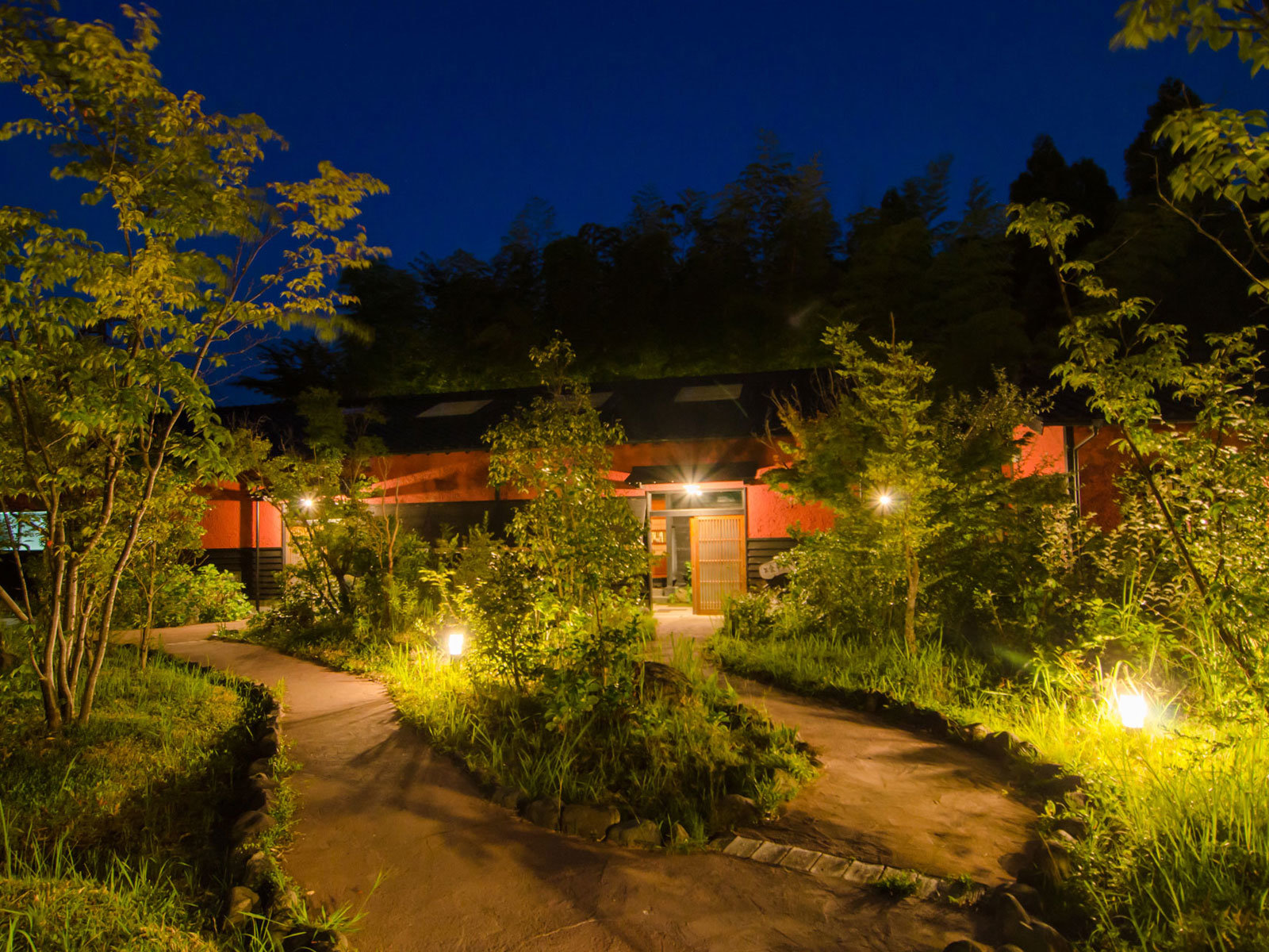 ���V�ԐX�ɓ_�݂��闣��̓�����