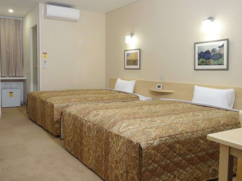 25u̍Lɕ1.5m̑^xbh2B1`eq4l܂ŏhBSlbgڑB