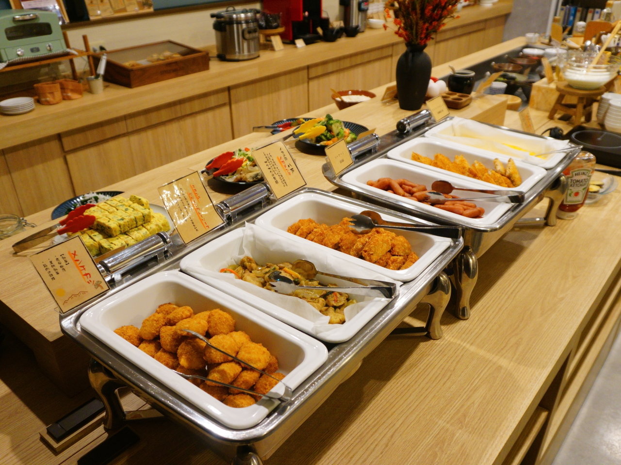 �y���H�r���b�t�F���z�{�����[���̂��郁�j���[�����p�ӂ��Ă���܂��B