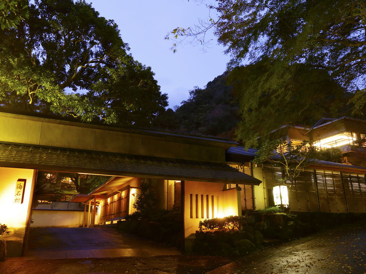 �y�O�ρz�[��ꎞ�̊C�Ξ֐���B�R�̐ƌ��ւ̖��邳�̃R���g���X�g��������