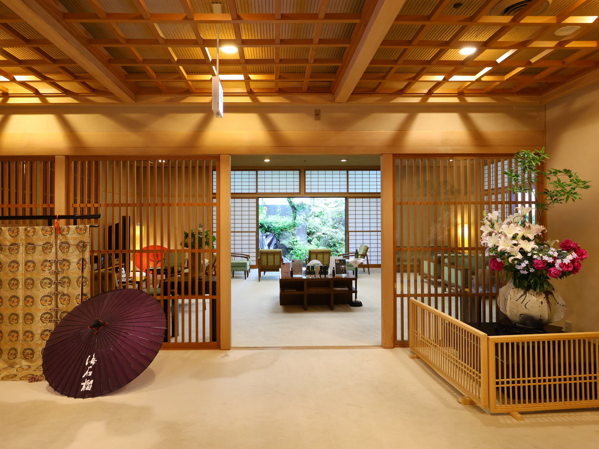 �y�ٓ��z���r�[�����B���̌������ɒr�낪�L����܂�