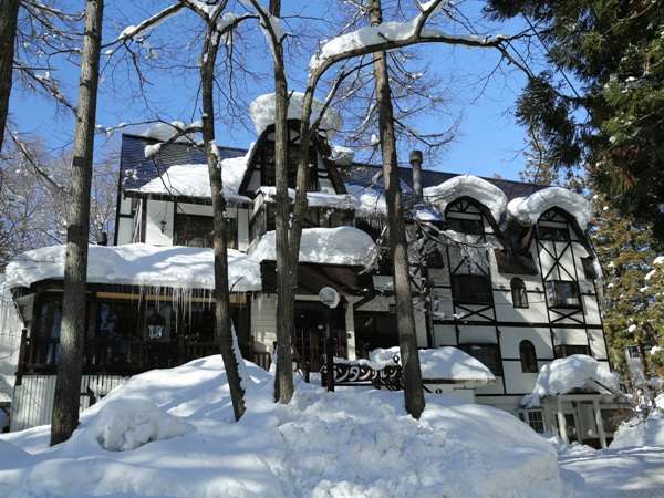 ���n�͎��R�Ɉ͂܂ꂽ�Â��ȃG���A