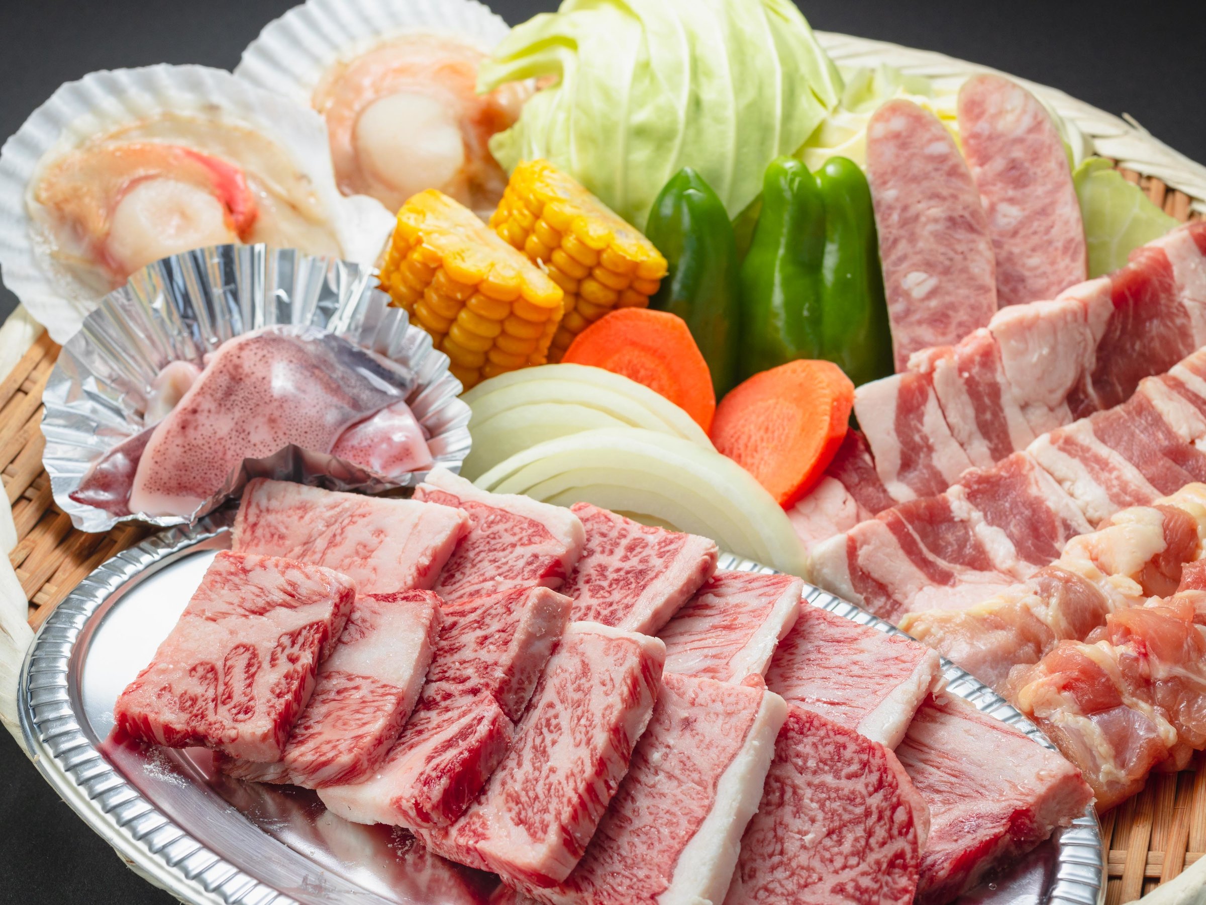 �A�C�����h�p�[�N�����u�̂낵�Ă� BBQ�v���ʐ^��2�l�O�ł��B�C���[�W�ƂȂ�܂��B