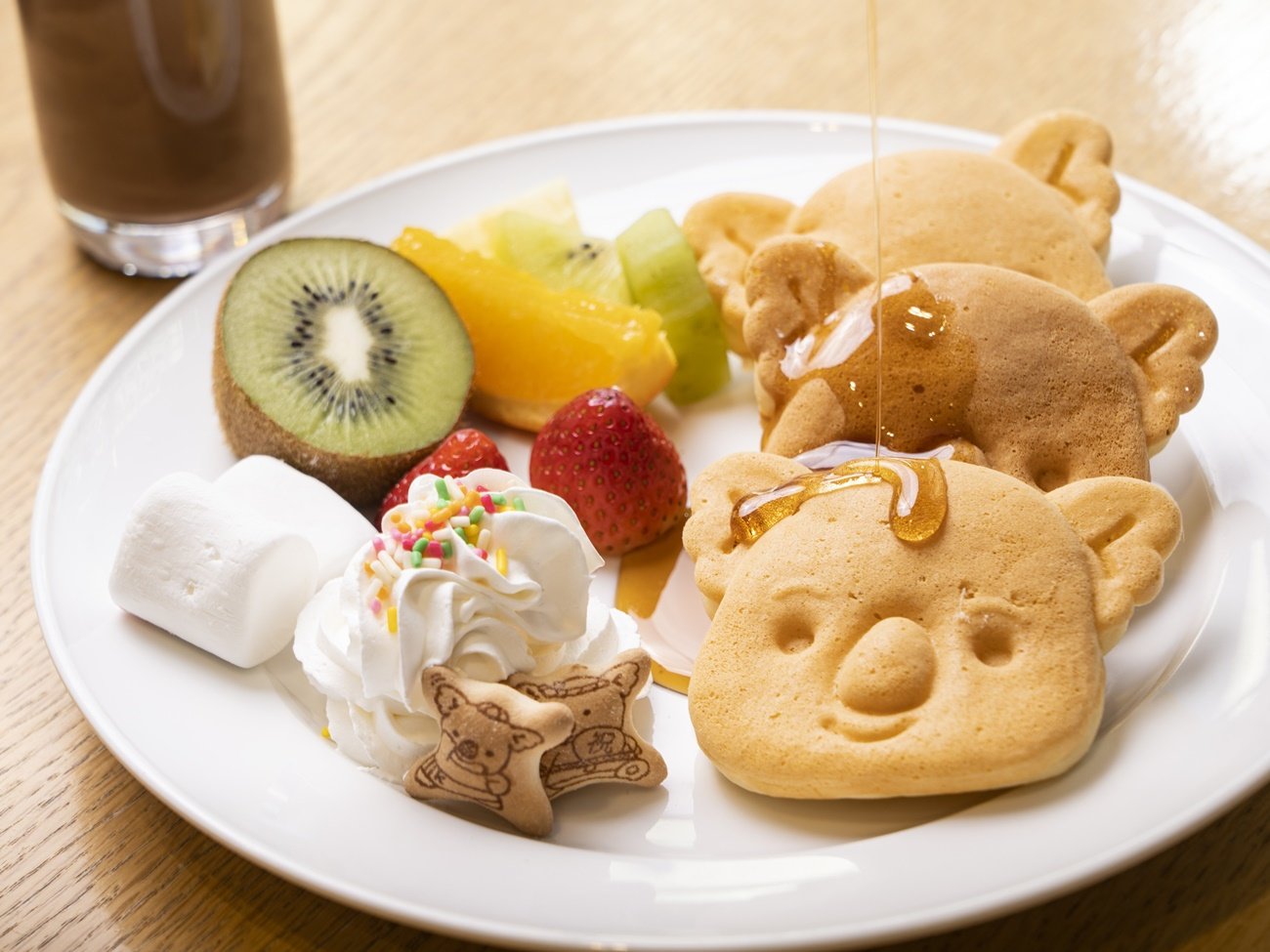 �u�R�A���̃}�[�`�v�������ǂ����p���P�[�L�́A�����X���ŏĂ��グ���A�z�e���I���W�i���̐l�C�̈�i�ł�