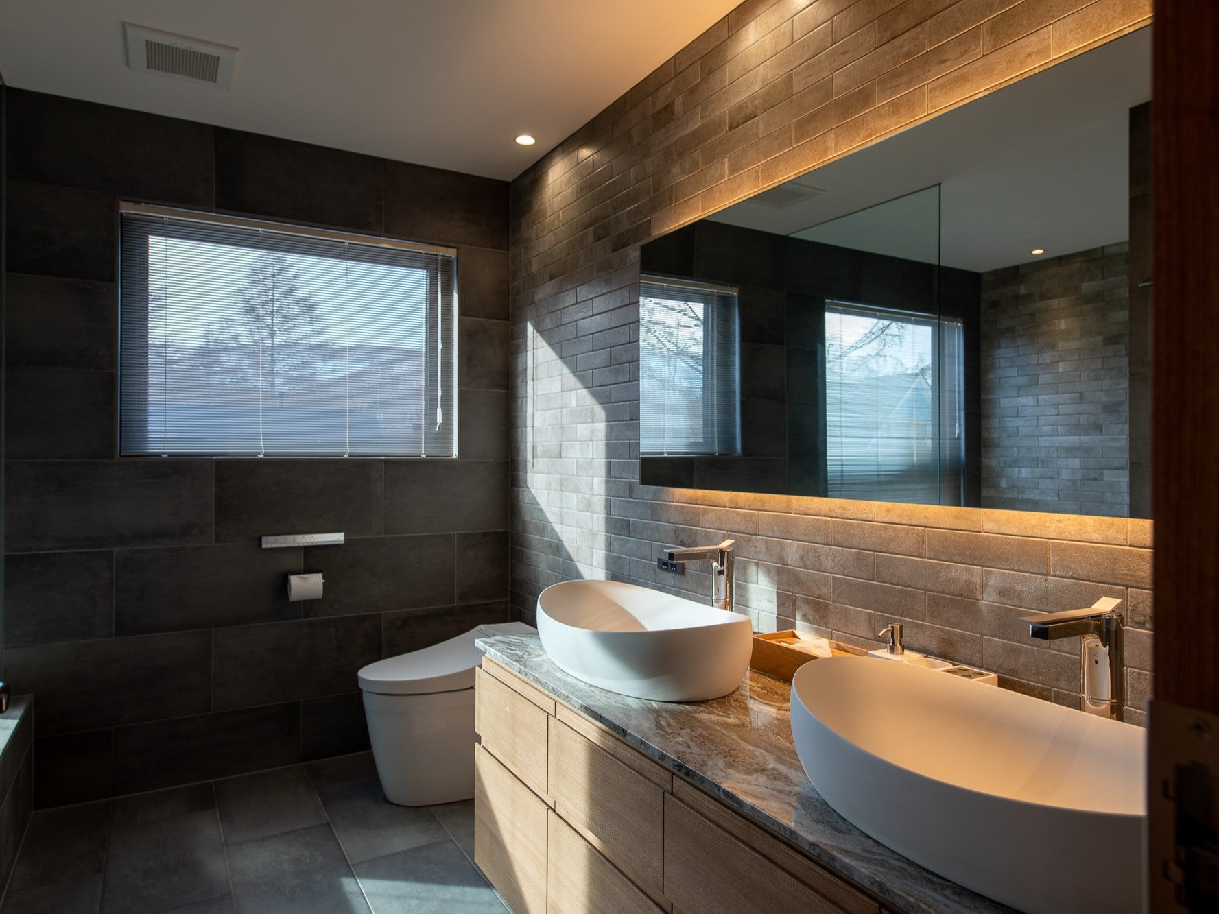 �X���}�X�^�[�o�X���[��