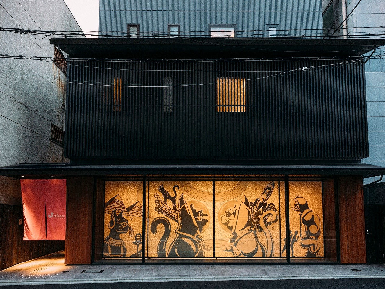 WeBase���s�O��