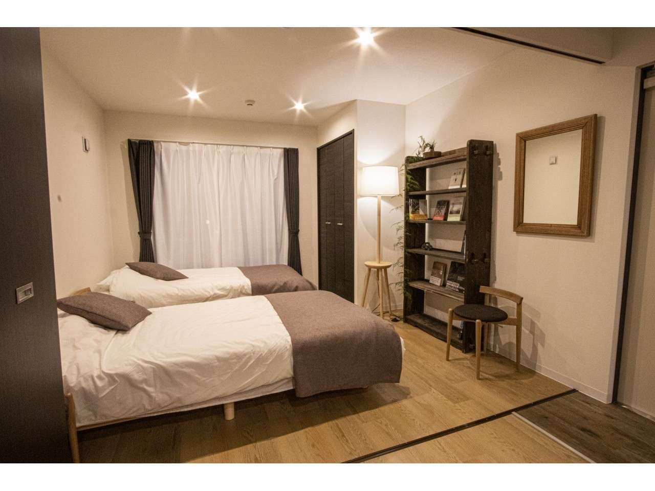 Room2Q