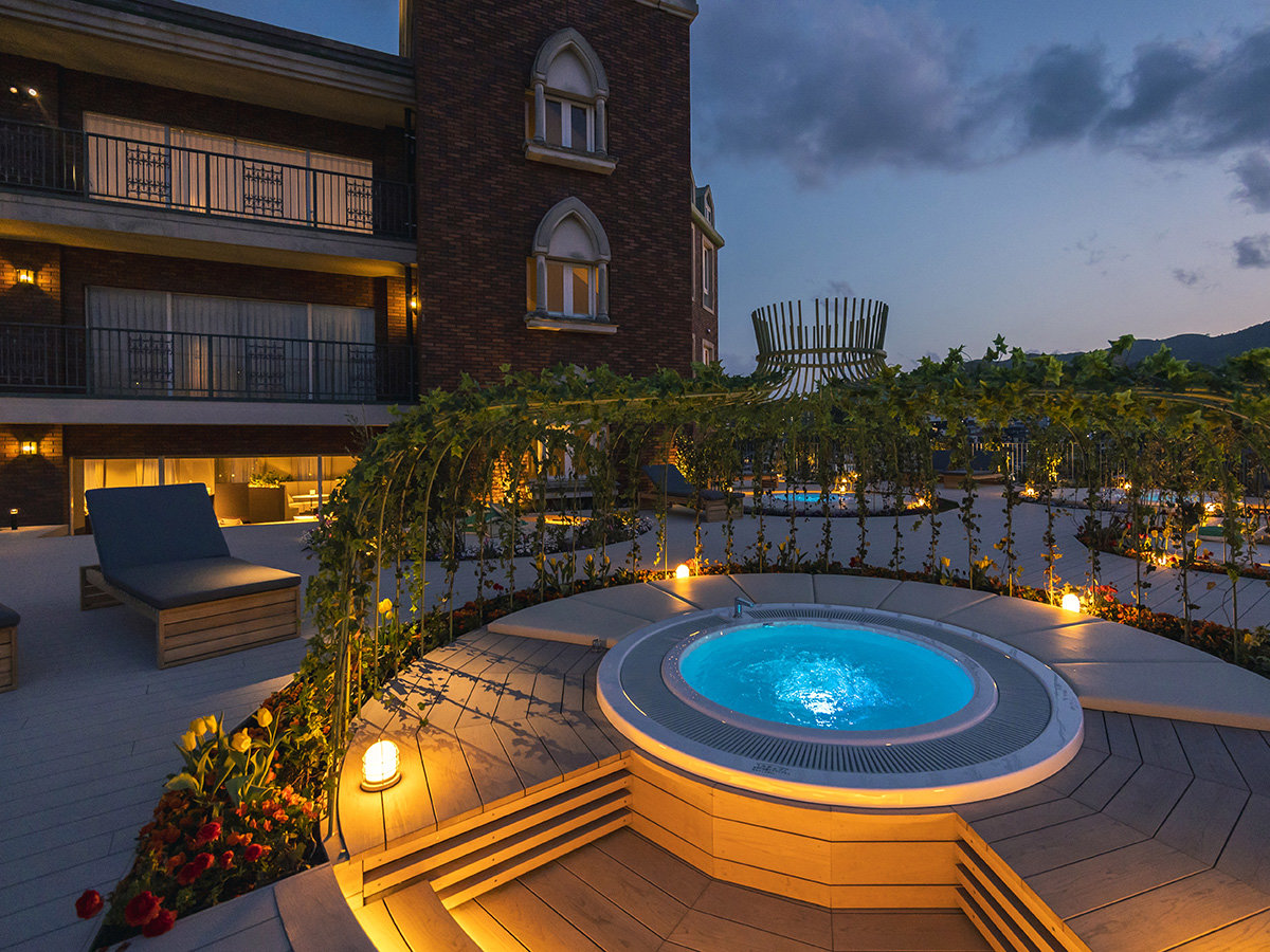【BOTANICAL GARDEN SPA】夜は、昼とは異なるフォトジェニックな空間に。