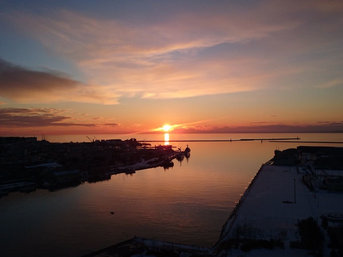 �C���q������]�ސ��E�O��[��